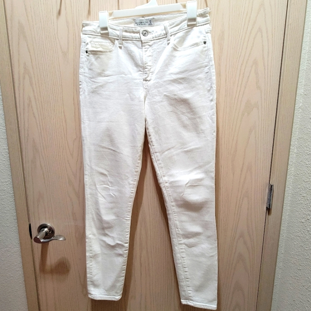 Abercrombie Mid Rise Super Skinny Jeans Size 29R